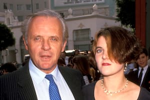 Anthony Hopkins y su hija desconocida, quien lo culpa de su intento de suicidio y adicciones