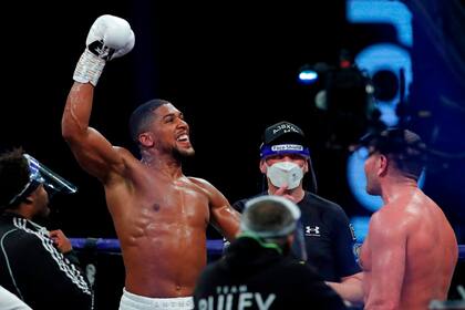 Anthony Joshua aniquiló a Pulev y ya está listo para el gran duelo de 2021: la unificación con Tyson Fury