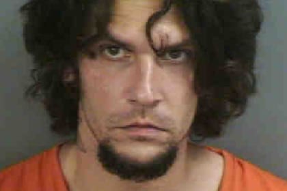 Anthony Michael Corrado tenía antecedentes penales