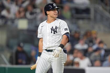 Anthony Volpe, de los Yankees de Nueva York, reacciona tras pegar un globo en el juego ante los Tigres de Detroit , el martes 9 de septiembre de 2025 (AP Foto/Frank Franklin II)