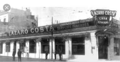 Antigua esquina de Lázaro Costa en Santa Fe y Callao.