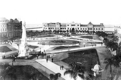 Antigua fotografía sin fecha de la Plaza de Mayo