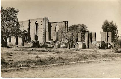 Antigua imagen de la iglesia inconclusa.