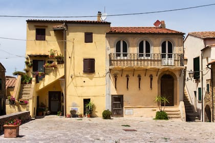 Antiguas construcciones en la zona de Giglio Castello