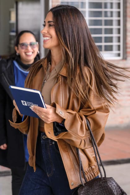 Anto durante su visita a la Colegio Tesla en Pérez, a 12 kilómetros de la ciudad de Rosario, en su rol de embajadora social