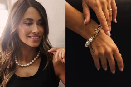 Anto hizo una mini sesión de fotos para lucir sus joyas de oro, perlas y diamantes (Foto: Instagram @antonelaroccuzzo)