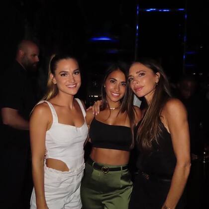 Anto Roccuzzo junto a su amiga Elena Galera en Miami