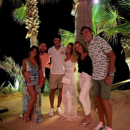 Anto Roccuzzo, Leo Messi, Luis Suárez y Sofía Balbi, de vacaciones. Crédito: Instagram
