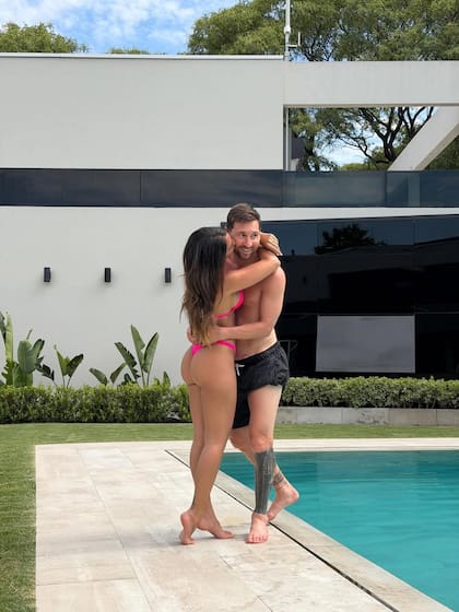 Anto Roccuzzo sorprendió con una serie de fotografías subidas de tono (Foto: Instagram/@antonelaroccuzzo)