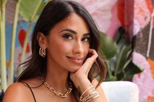 Anto Roccuzzo sorprendió en redes sociales con su look canchero y a la moda para compartir una gran noticia (Foto: Instagram @antonelaroccuzzo)