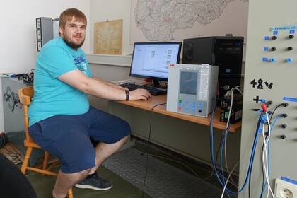 Anton Cherepanov, investigador de la firma ESET, detectó que el software malicioso no se comportaba como los virus habituales, ya que podía interactuar con sistemas industriales