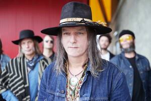 Brian Jonestown Massacre: por qué la banda de Anton Newcombe huye del mainstream y cómo será su show de hoy