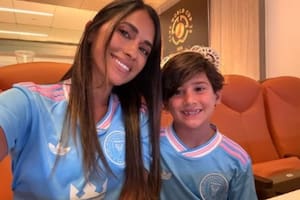 Antonela Roccuzzo junto a Ciro, el más pequeño de la familia Messi