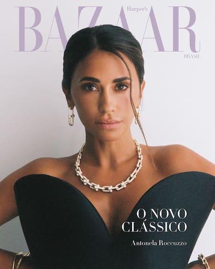 Antonela Roccuzzo posó para la portada de la revista Harper’s Bazaar Brasil (Foto: Instagram @antonelaroccuzzo)