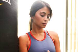 Antonela Roccuzzo se mostró haciendo una difícil pose de yoga