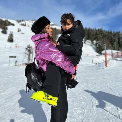 Antonela Roccuzzo y sus hijos disfrutaron un día en la nieve