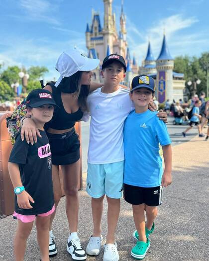 Antonela Roccuzzo y sus hijos, en Disney: el fanatismo por los parques atraviesa a toda la familia