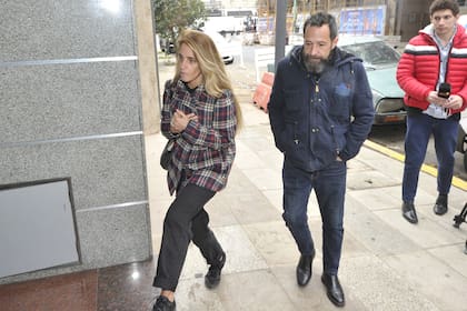 Antonella Fontana, al momento de arribar al velatorio de su padre, en el barrio de Palermo