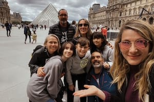 Antonella Manes se fue en 2014 a París con "cero expectativa"; hoy tiene una empresa de tours.