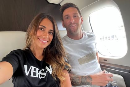Antonela Roccuzzo y Messi, rumbo a París, en una nueva etapa de sus vidas.