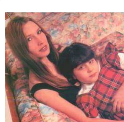 Antonella tenía siete años cuando salió en la revista Gente junto a su madre Amalia Pinetta