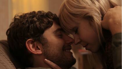 Antonia Campbell-Hughes y Julian Morris son Kelly y Victor en la fuerte película de Kieran Evans