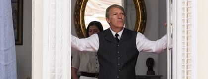 Banderas junto a la actriz Samantha Colley que interpreta a la fotógrafa Dora Maar