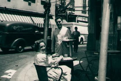 Antonio como mozo, su primer trabajo