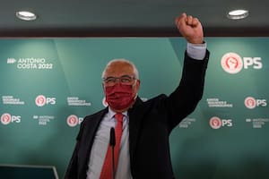 El socialista Antonio Costa obtuvo una inesperada mayoría absoluta en Portugal
