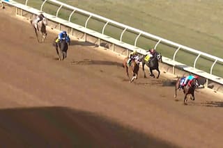 Quedó colgando del caballo cuando iba primero: la reacción del jockey y su particular confesión