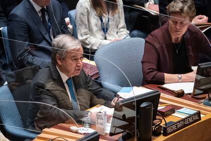 Antonio Guterres, secretario general de la ONU, durante una reunión del Consejo de Seguridad de la ONU, el martes 5 de abril de 2022. (AP Foto/John Minchillo)