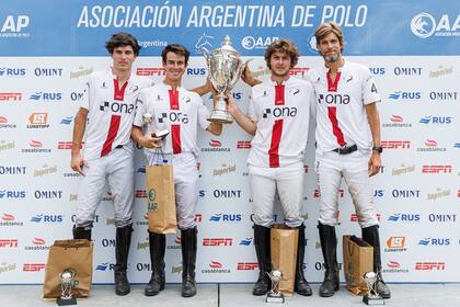 Antonio Heguy, Federico Panzillo, Martín Podestá (h.) y Jacinto Crotto son los nuevos campeones de la Copa Cámara de Diputados, el trofeo del "Abierto de Palermo B".