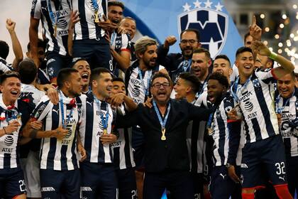 Antonio Mohamed, llegó como interino a Monterrey y se quedó con el título Apertura mexicano en 2019