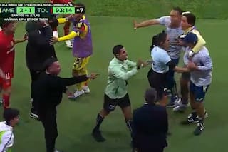 Los gestos obscenos del Turco Mohamed en la derrota de Toluca ante América