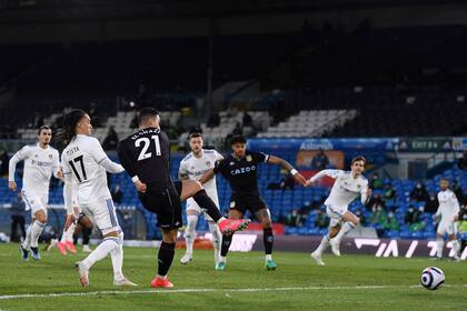Anwar El Ghazi anota el gol de Aston Villa en Elland Road, en Leeds