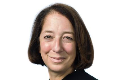 Anya Schiffrin: "Es necesario que exista una regulación sobre la aplicación de los derechos de autor. Francia está a la cabeza con las multas masivas a Google"