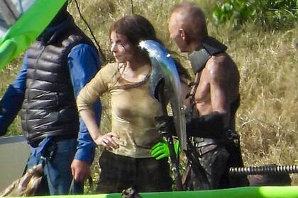 Anya Taylor-Joy en pleno rodaje de Furiosa, la película que la suma a la saga Mad Max.