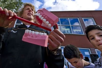Aparte de mostrar una sonrisa mejor, la salud oral es importante para una buena salud sistémica
