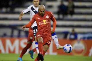 Vélez no pudo ganar pese a un insólito 'blooper' del arquero rival y se complica en la Libertadores