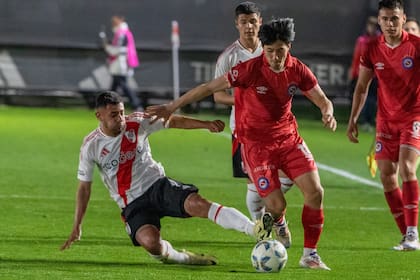 Apenas llegó a la Argentina, Ryoga Kida formó parte de la reserva del Bicho; allí marcó seis goles en 33 partidos