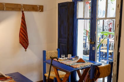 Apenas verla, todo indica que es la "casona azul de San isidro"