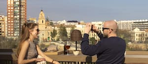 La ciudad soleada que atrae con sus chufas, paellas y ecos del Mediterráneo