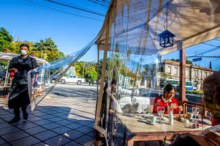 Comercios, deportes y reuniones. En las provincias ya anunciaron nuevos permisos