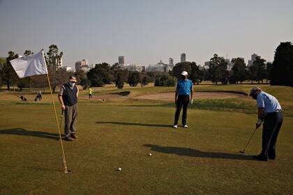 Apertura de la práctica de golf en el campo de Palermo