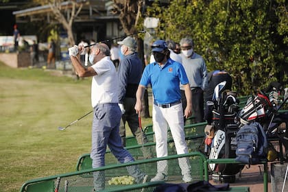 Con barbijos y varias medidas de prevención, volvieron las prácticas en el Driving Norte