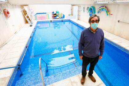 Alejandro Legasa, el dueño de el Centro de Rehabilitación Acuática, en Palermo