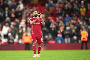 Volvió la sonrisa de Mo Salah en el triunfo de Liverpool: ovación, abrazos y... ¿aquí no pasó nada?