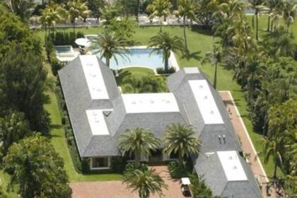 Apodada “la villa” por la familia, la mansión de Julio Iglesias está en un lote de 450 hectáreas y tiene una excelente ubicación