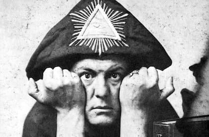 Apologista del individualismo extremo, un hedonista promotor de la libertad sexual, Crowley nació el 12 de octubre de 1875