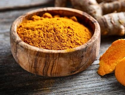 Aporta un sabor terroso y ligeramente picante a los alimentos